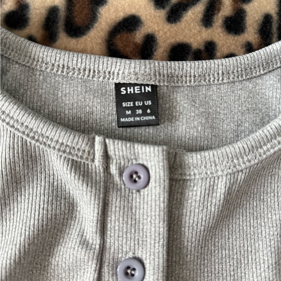 Light Gray Ribbed Button-Up Top - Picture 3 of 3